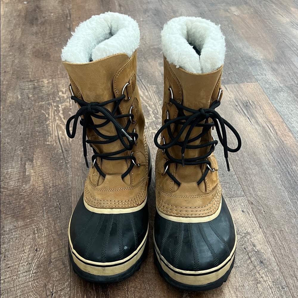 Sorel caribou Men's Winter Tan and Black Boots Sz. 8